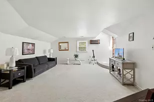 9 Dove Ln, Bay Shore, NY 11706 - Photo 17