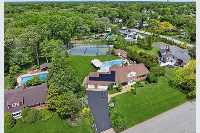 9 Dove Lane, Bay Shore, NY 11706 - Photo 1