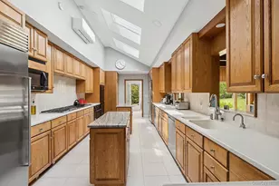 9 Dove Ln, Bay Shore, NY 11706 - Photo 3