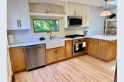 111 Fanning Avenue, Hampton Bays, NY 11946 - Photo 5