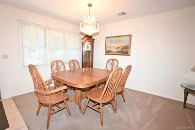 347 Oakwood Avenue, Bayport, NY 11705 - Photo 5