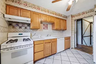 175 Candlewood Rd, Bay Shore, NY 11706 - Photo 11