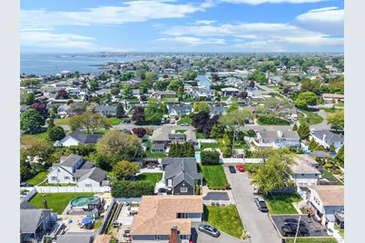 418 Bay 6th Street, West Islip, NY 11795 - Photo 37