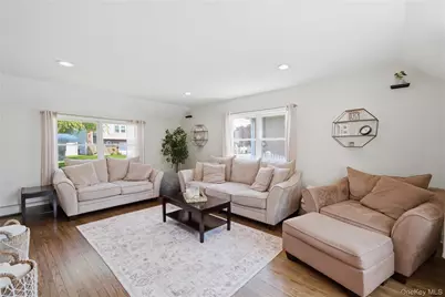 418 Bay 6th Street, West Islip, NY 11795 - Photo 13
