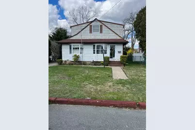 140 Texas Street, Lindenhurst, NY 11757 - Photo 1