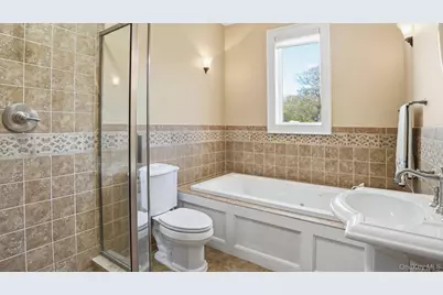 3172 Sound Avenue, Calverton, NY 11933 - Photo 33