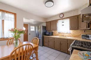 56 Dail St, New Hyde Park, NY 11040 - Photo 9