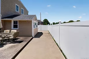 56 Dail St, New Hyde Park, NY 11040 - Photo 27