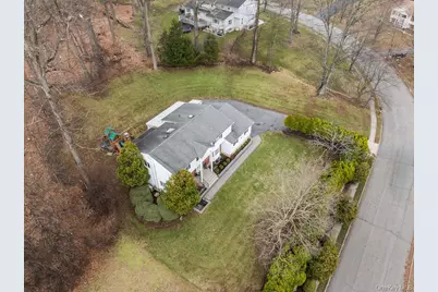 20 Algonquin Circle, Airmont, NY 10952 - Photo 5