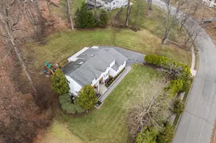 20 Algonquin Cir, Airmont, NY 10952 - Photo 5