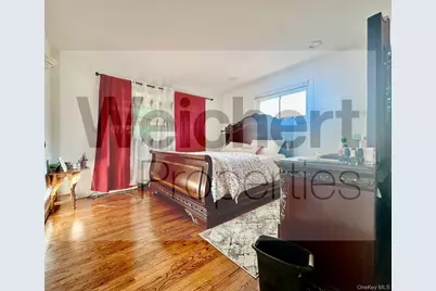 211 W 22nd, Huntington Station, NY 11746 - Photo 9