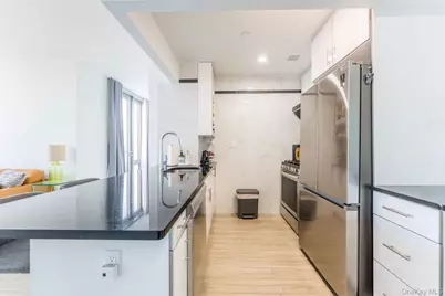 144-27 Sanford Avenue #8O, Flushing, NY 11355 - Photo 3