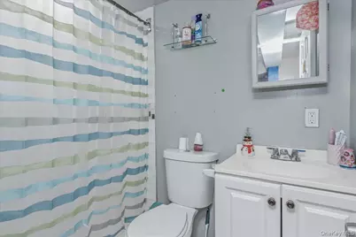 237 Rhodes Avenue, Hempstead, NY 11550 - Photo 23