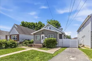 237 Rhodes Ave, Hempstead, NY 11550 - Photo 3