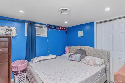 237 Rhodes Avenue, Hempstead, NY 11550 - Photo 21