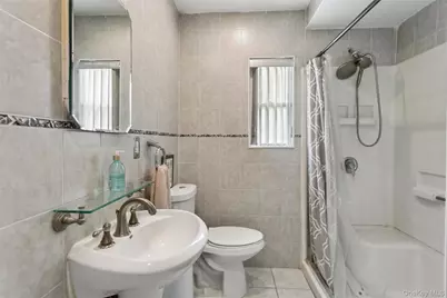 8 Cedarlawn Boulevard, Valley Stream, NY 11580 - Photo 13