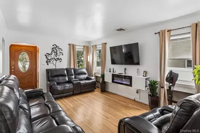 8 Cedarlawn Boulevard, Valley Stream, NY 11580 - Photo 5