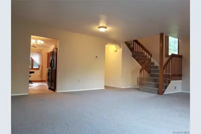 256 Heritage Lane, Monroe, NY 10950 - Photo 7