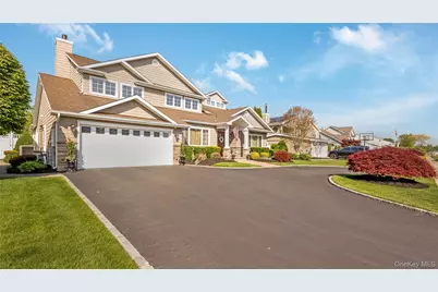 164 Pace Drive S, West Islip, NY 11795 - Photo 3