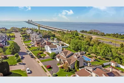 164 Pace Drive S, West Islip, NY 11795 - Photo 5