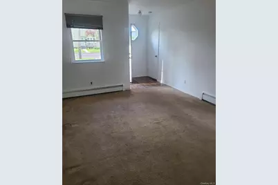 4 E Walnut Street #Floor 1, Central Islip, NY 11722 - Photo 3