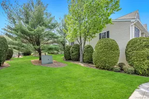 1153 Savoy Dr, Melville, NY 11747 - Photo 23