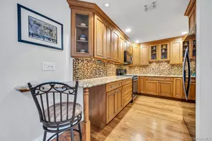 1153 Savoy Dr, Melville, NY 11747 - Photo 9