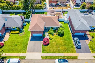 15 Hillvale Rd, Syosset, NY 11791 - Photo 17
