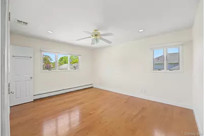 15 Hillvale Road, Syosset, NY 11791 - Photo 9