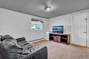86 Paris Ct, West Islip, NY 11795 - Photo 23