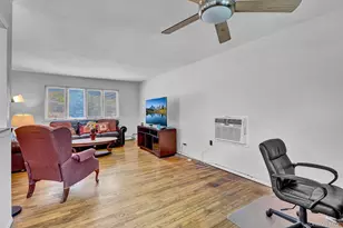 86 Paris Ct, West Islip, NY 11795 - Photo 11