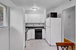 86 Paris Ct, West Islip, NY 11795 - Photo 13