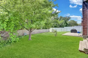 86 Paris Ct, West Islip, NY 11795 - Photo 29
