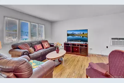 86 Paris Court, West Islip, NY 11795 - Photo 7
