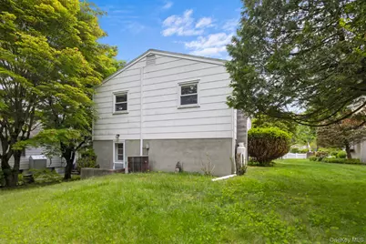 19 Lakeland Avenue, Mohegan Lake, NY 10547 - Photo 5