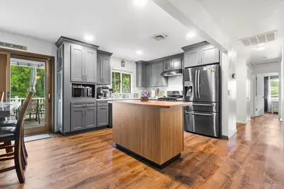 11 Sharon Drive, Highland, NY 12528 - Photo 5