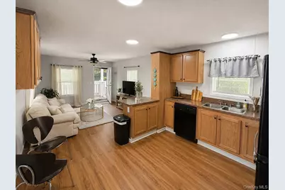 37 Hubbard Avenue #95, Riverhead, NY 11901 - Photo 5