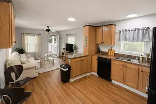 37 Hubbard Ave, Riverhead, NY 11901 - Photo 5