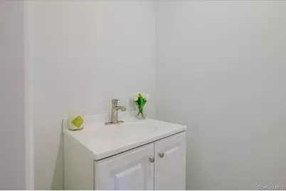 41-43 Evert Street, Huntington Station, NY 11746 - Photo 17