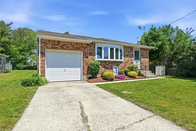 98 Evergreen Avenue, Bethpage, NY 11714 - Photo 3