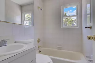 771 Maple Pl, West Hempstead, NY 11552 - Photo 15