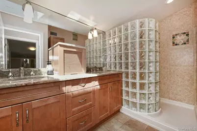 548 Stratford Road, West Hempstead, NY 11550 - Photo 27
