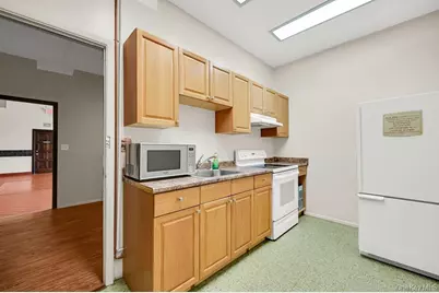 3 Granada Crescent #2, White Plains, NY 10603 - Photo 9