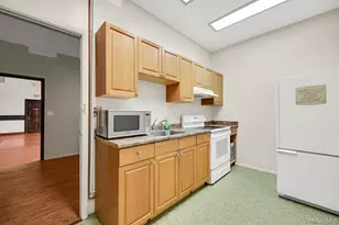 3 Granada Crescent, White Plains, NY 10603 - Photo 9