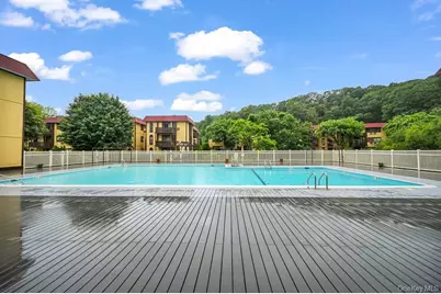 3 Granada Crescent #2, White Plains, NY 10603 - Photo 11