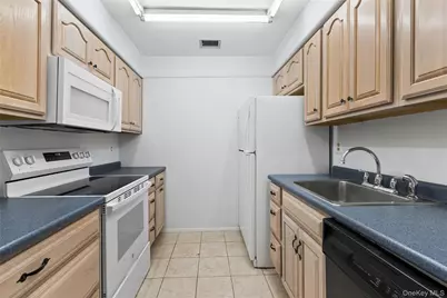 132 Birchwood Road #132, Coram, NY 11727 - Photo 15