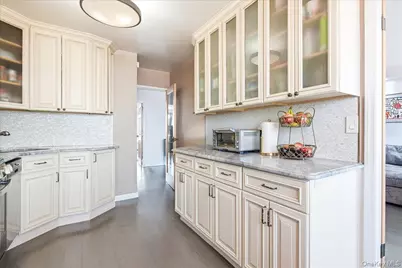70-25 Yellowstone Boulevard #24N, Forest Hills, NY 11375 - Photo 21