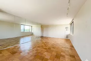 269-10 Grand Central Pkwy, Floral Park, NY 11005 - Photo 9