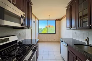 269-10 Grand Central Pkwy, Floral Park, NY 11005 - Photo 13