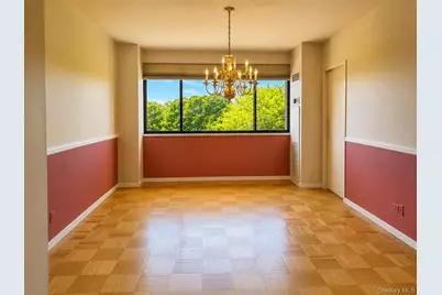 269-10 Grand Central Parkway #4O, Floral Park, NY 11005 - Photo 5